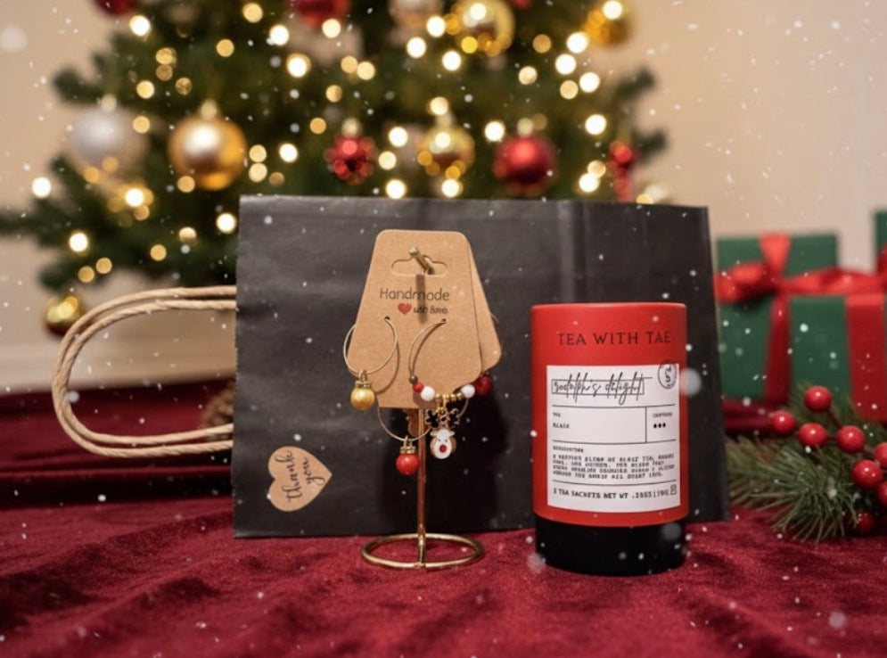 Reindeer Revelry Hostess Set